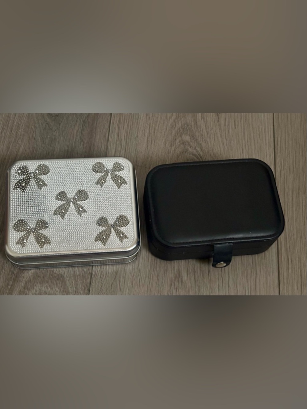 Women's Jewelry Travel Case Set - Silver Bow & Black Leatherette